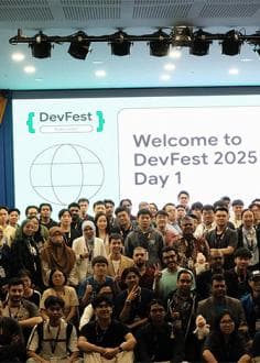 فارغ‌التحصیلان APU برای الهام‌بخشی به توسعه‌دهندگان در DevFest GDG KL 2025 بازگشتند