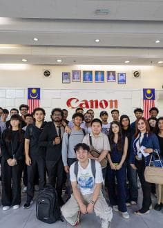 سفری فراتر از لنز: کاوش در نوآوری، دقت و پایداری در Canon Opto (M) Sdn. Bhd.